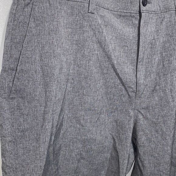 PGA TOUR Men's Gray Stretch Performance Golf Flat Front Shorts Size 36 - Picture 3 of 9